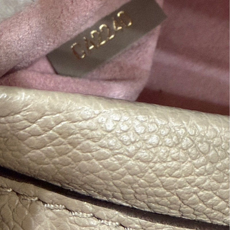 LV M45410 Montsouris 壓花牛皮後背包（斑鳩灰)-36