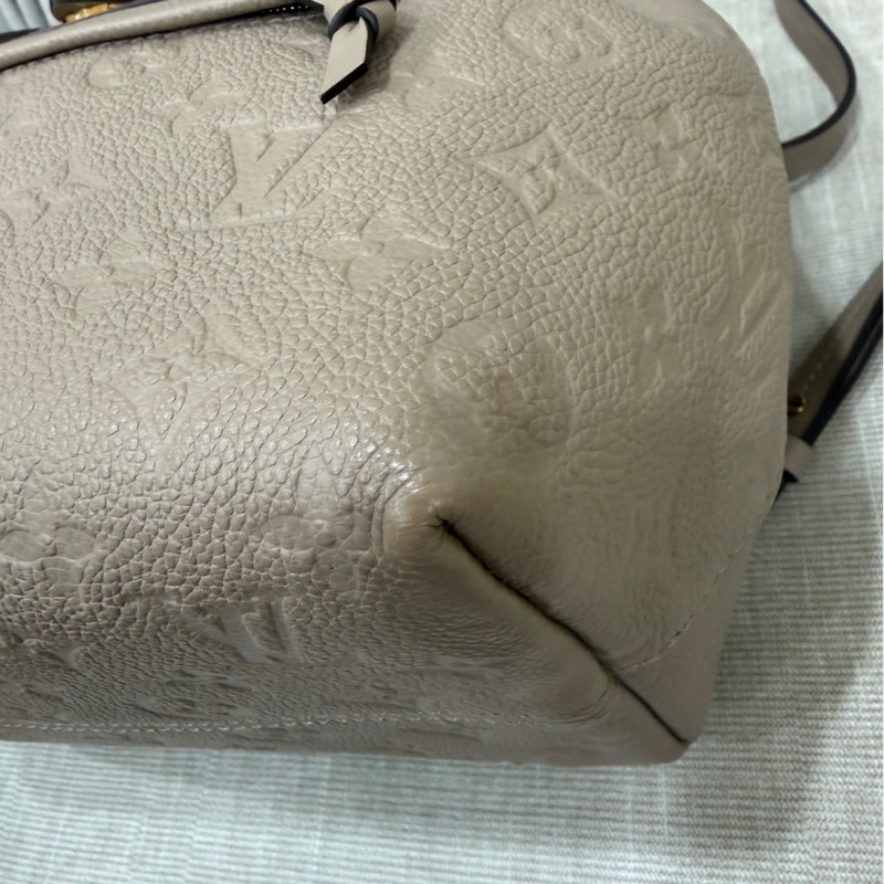 LV M45410 Montsouris 壓花牛皮後背包（斑鳩灰)-44