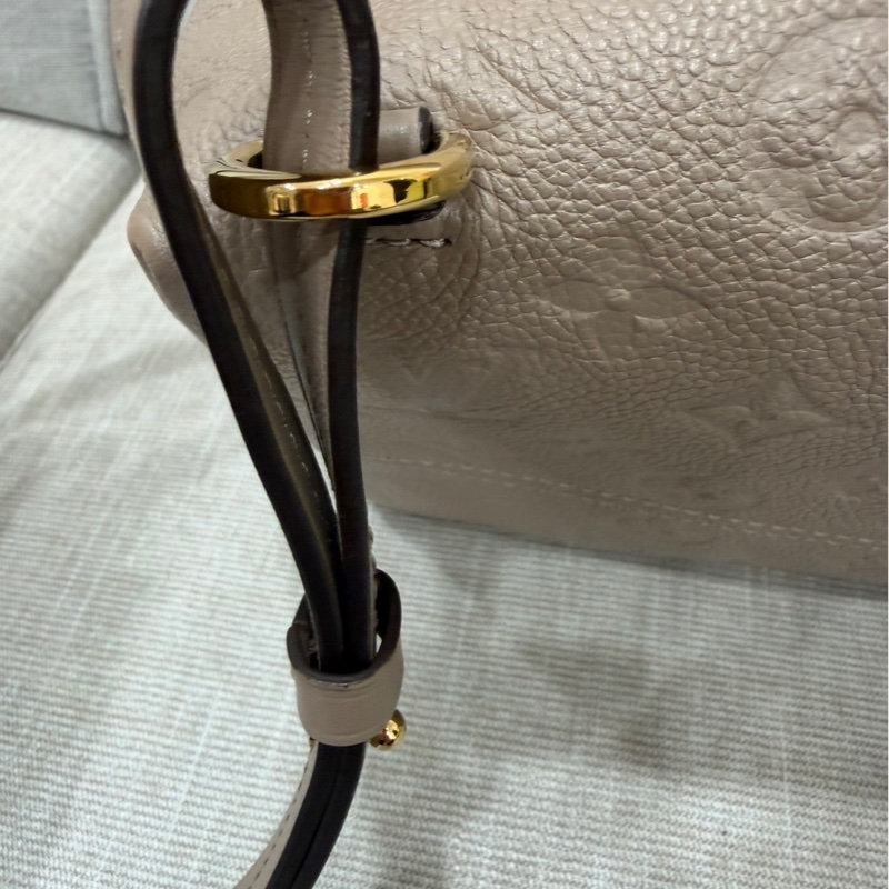 LV M45410 Montsouris 壓花牛皮後背包（斑鳩灰)-54