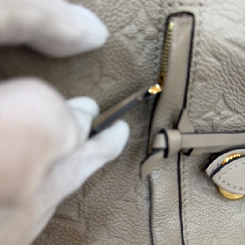 LV M45410 Montsouris 壓花牛皮後背包（斑鳩灰)-55