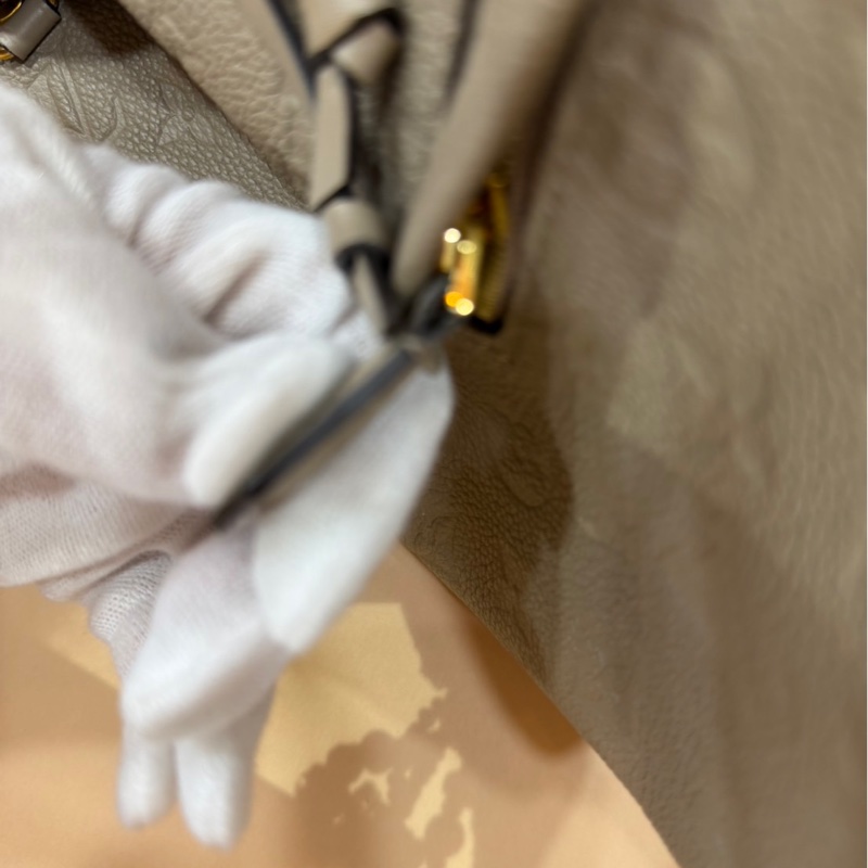 LV M45410 Montsouris 壓花牛皮後背包（斑鳩灰)-56