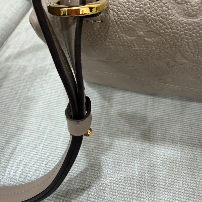 LV M45410 Montsouris 壓花牛皮後背包（斑鳩灰)-58