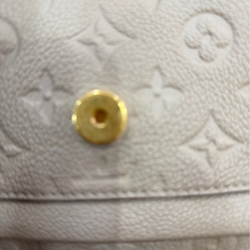 LV M45410 Montsouris 壓花牛皮後背包（斑鳩灰)-67