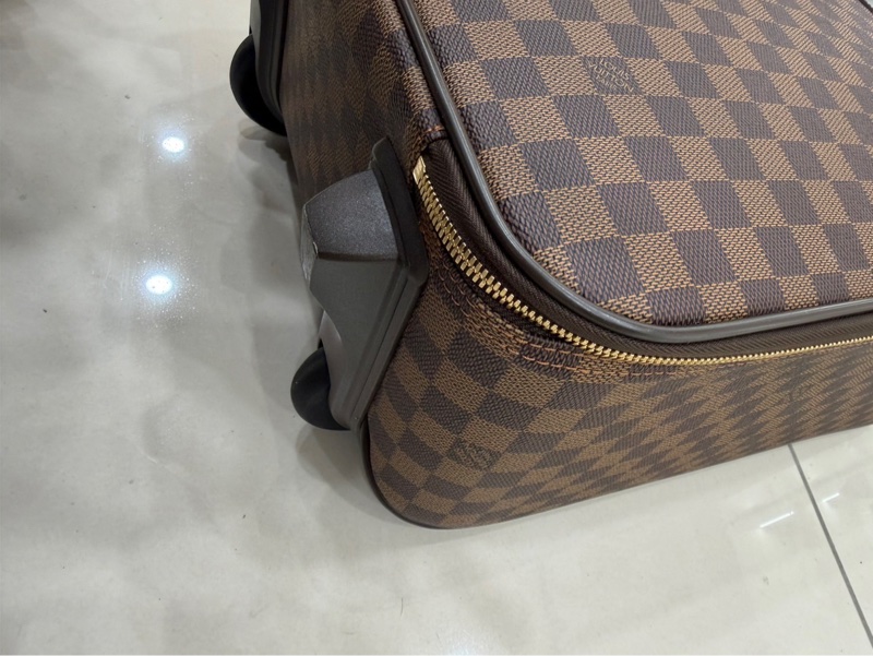 Lv棋盤格行李箱-9