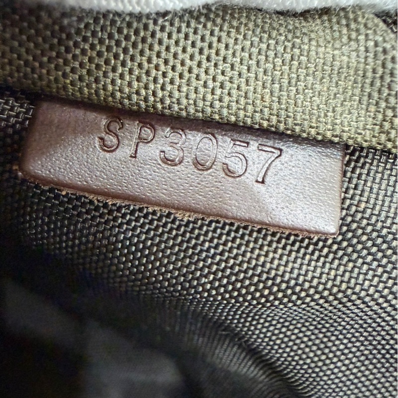 Lv棋盤格行李箱-26