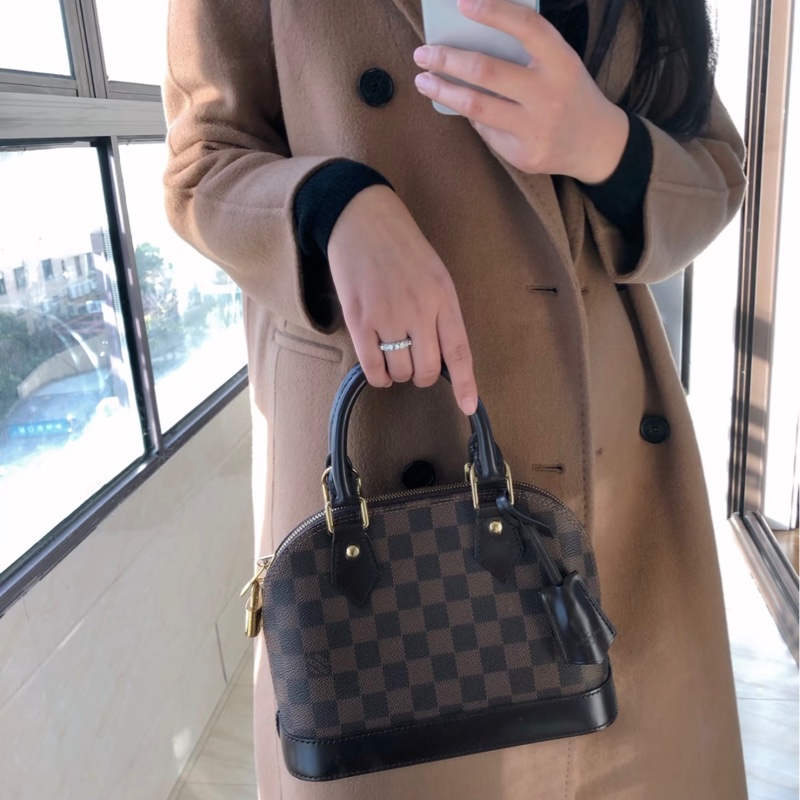 「JL精品代購」98新 LV 棋盤格 Alma BB 肩背/手拿包-1