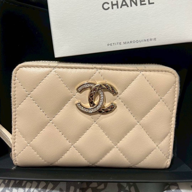 chanel 香奈兒 米色 水鑽 卡夾 卡包 零錢包 錢包 皮夾 短夾 ㄇ字拉 ㄇ拉-1