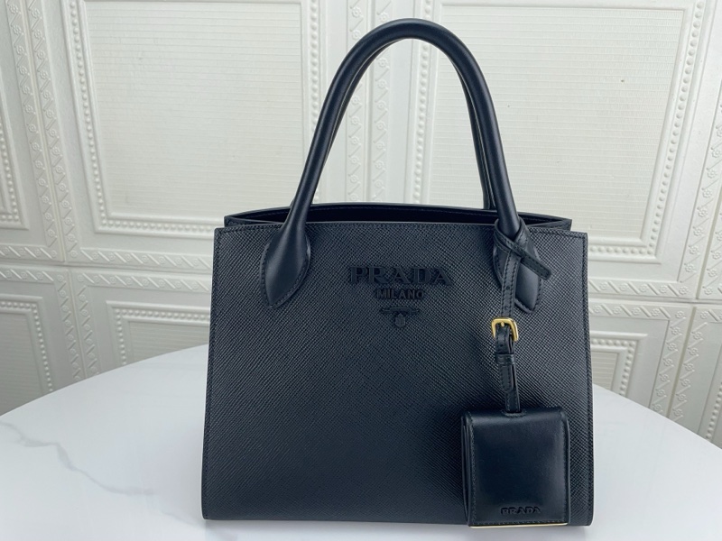 99新Prada普拉達 Prada Monochrome系列黑色單肩包、尺寸： 26*19*13、新款寬肩-1
