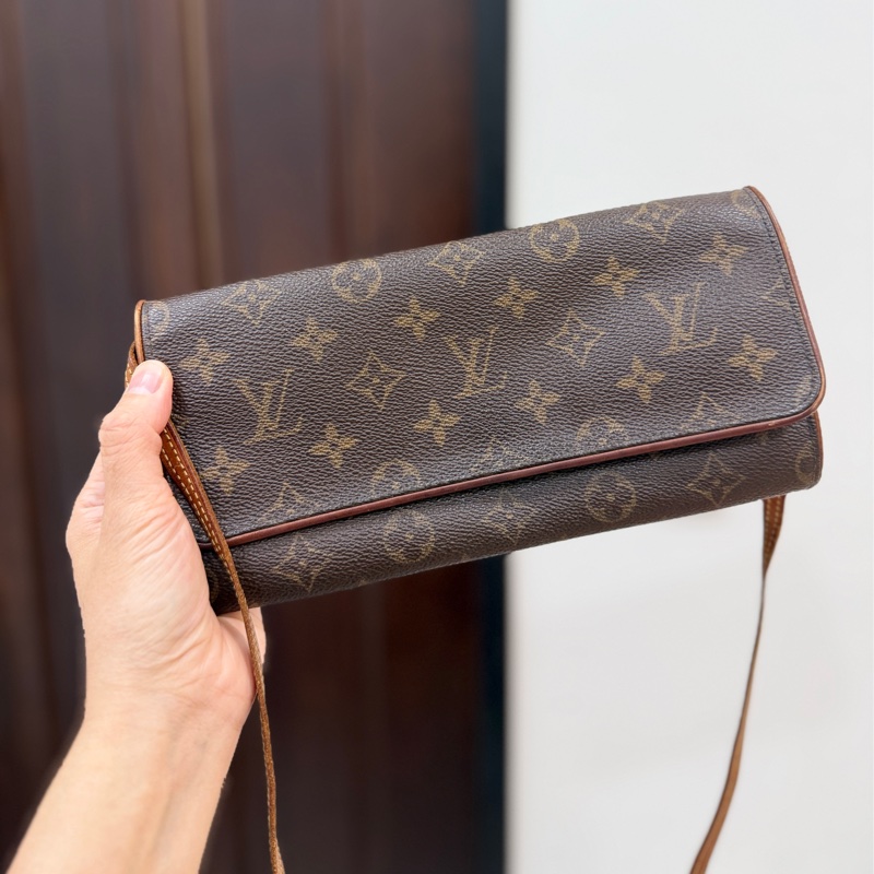 LV 路易威登 老花 信封包 腋下包 斜背包 肩背包 側背包 手提包-0