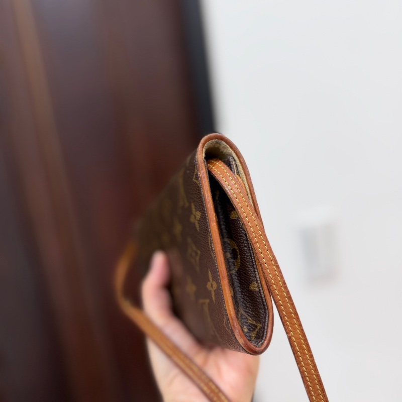 LV 路易威登 老花 信封包 腋下包 斜背包 肩背包 側背包 手提包-17