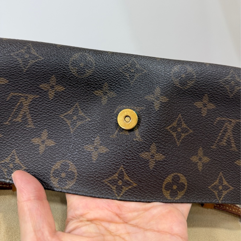 LV 路易威登 老花 信封包 腋下包 斜背包 肩背包 側背包 手提包-26