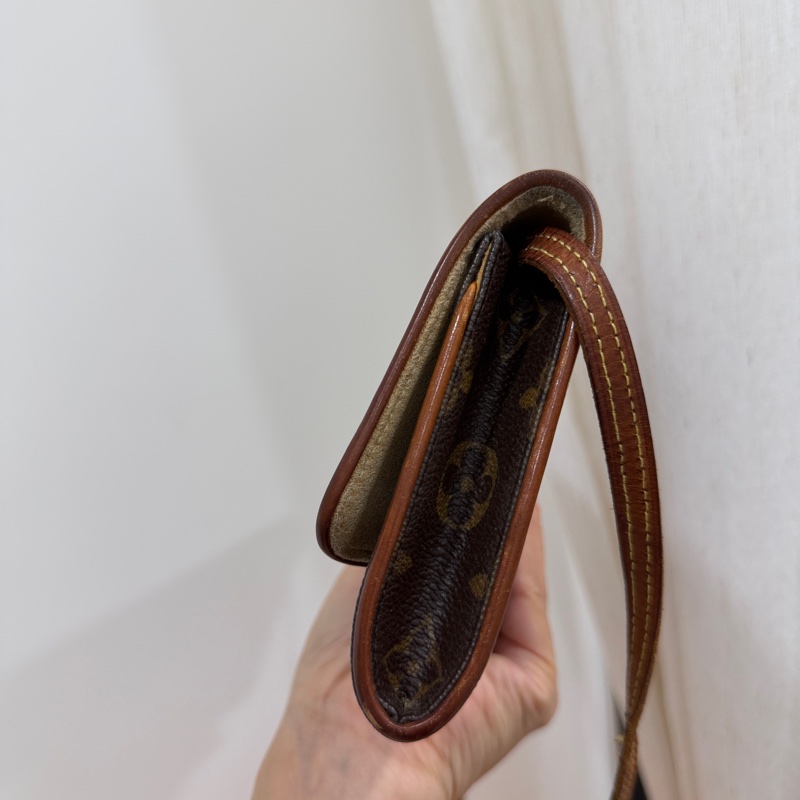 LV 路易威登 老花 信封包 腋下包 斜背包 肩背包 側背包 手提包-30