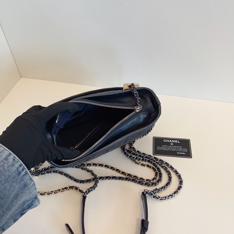✨Chanel 海軍藍雕花手柄流浪包 有保卡💙-7