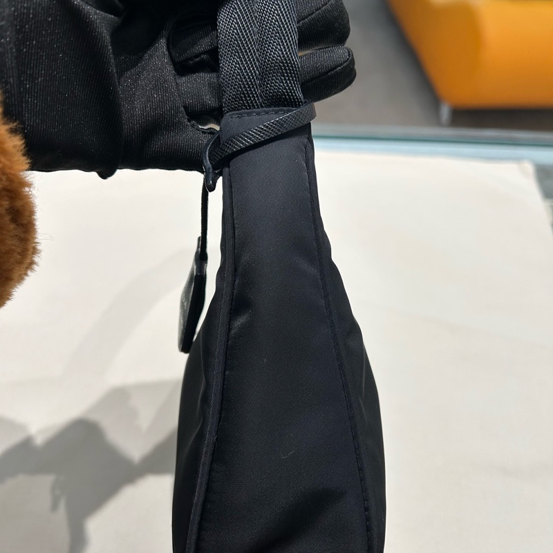 98新Prada普拉達Re-Edition 2000 Hobo 無附件-2