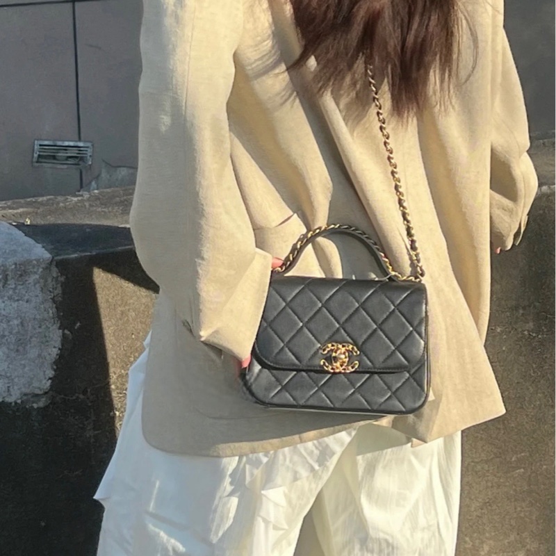 ✨Chanel 99新全套 19bag系列郵差包🖤-2