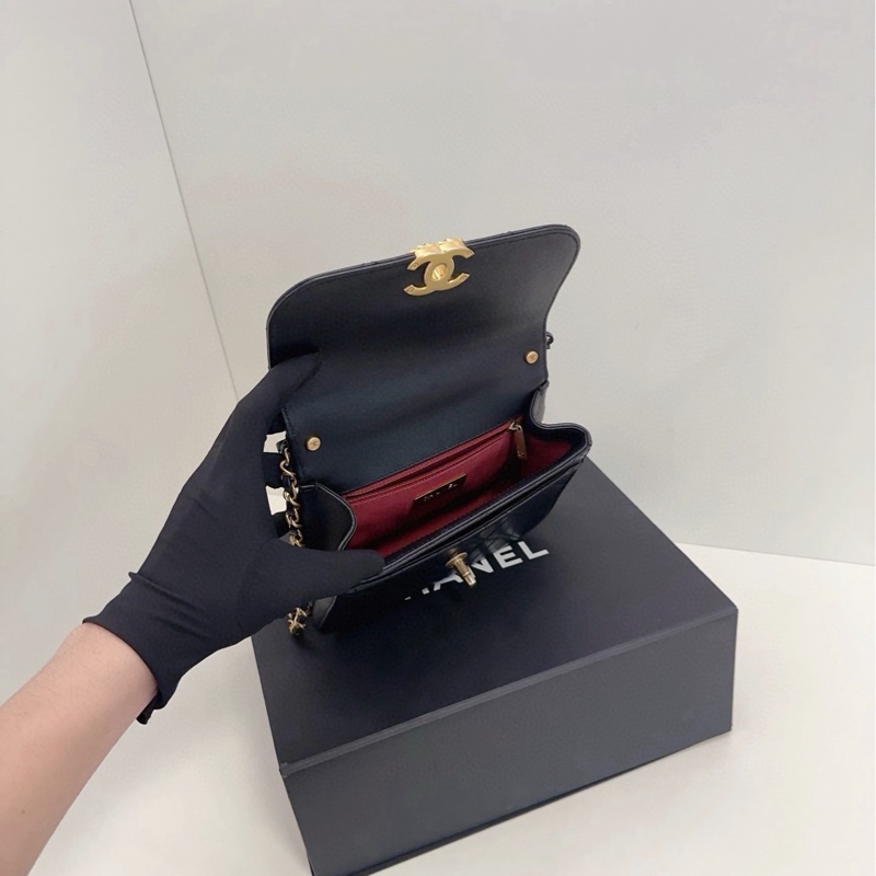✨Chanel 99新全套 19bag系列郵差包🖤-9