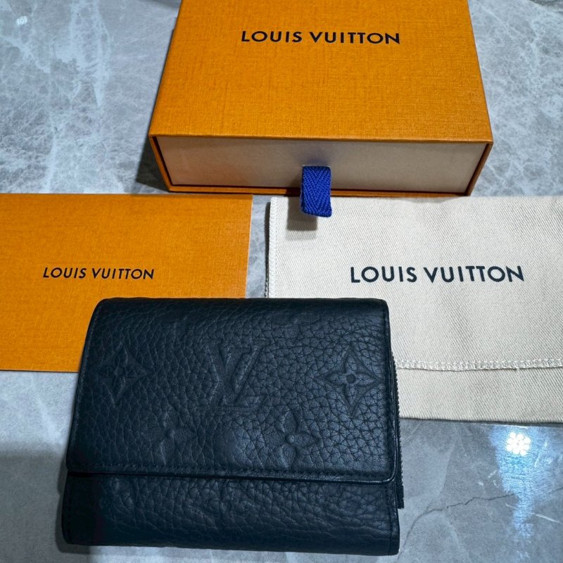 LV老花三折錢包-11