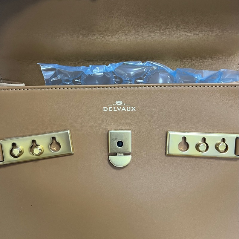 Delvaux Tempete MM 焦糖色-12