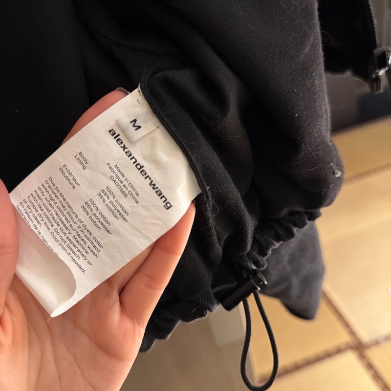 AW 黑色短版縮口牛仔外套-4