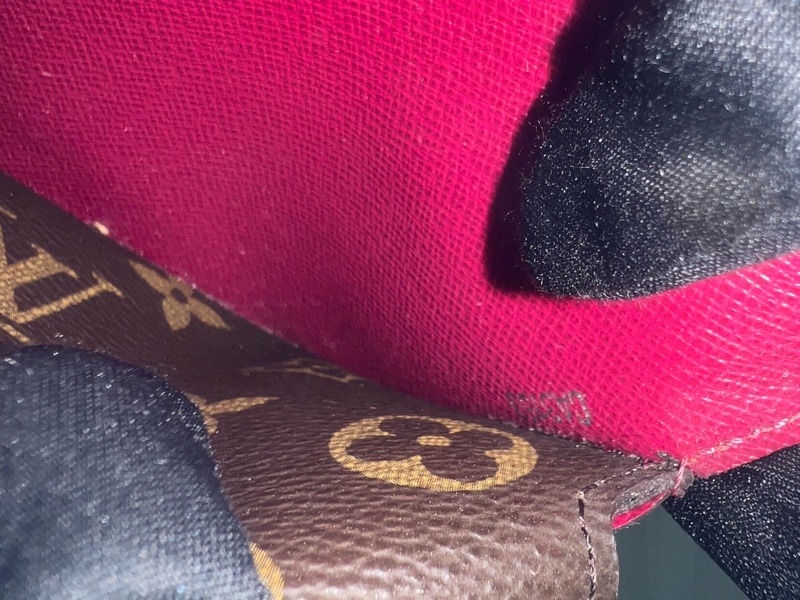 Lv 拼色老花按釦長夾-11