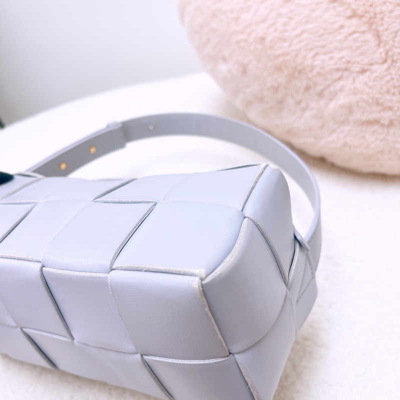 Bv brick cassette 淺紫編織格腋下包-7