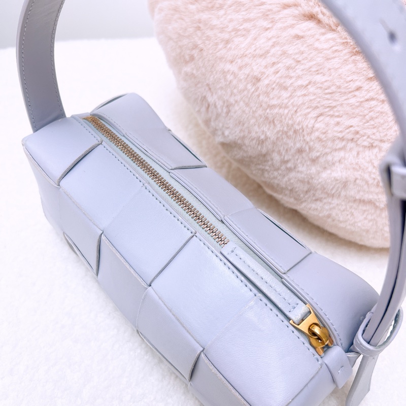 Bv brick cassette 淺紫編織格腋下包-11