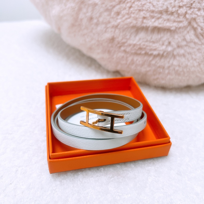 閒置未用 Hermes behapi 白色手環/手帶 T2-0