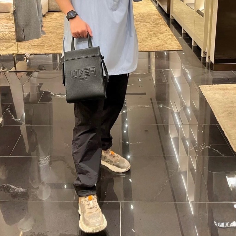 Fendi tote ( Black )-5