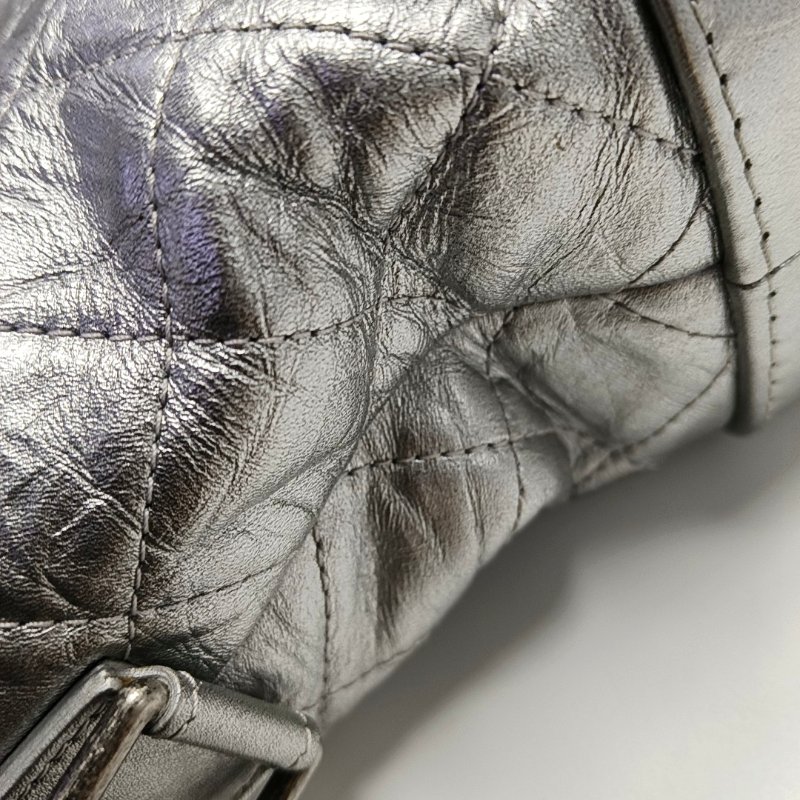 CHANEL GABRIELLE中號銀色牛皮菱格紋絎縫流浪包單肩包手提包金色釘色五金23開可拆卸肩帶-10