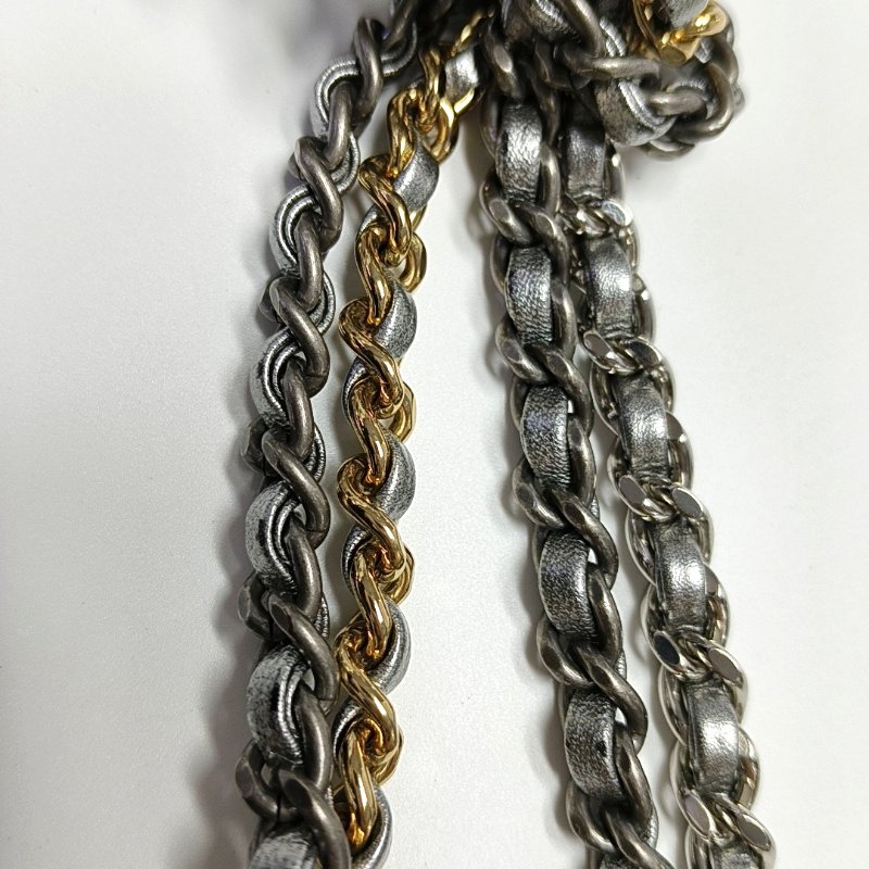 CHANEL GABRIELLE中號銀色牛皮菱格紋絎縫流浪包單肩包手提包金色釘色五金23開可拆卸肩帶-14