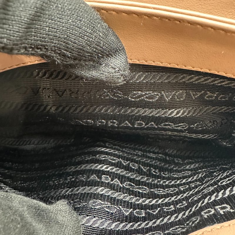 【美收精品】PRADA 粉色肩背包 C-138【隔月月中將轉賣至日本 上架期限30天】-11