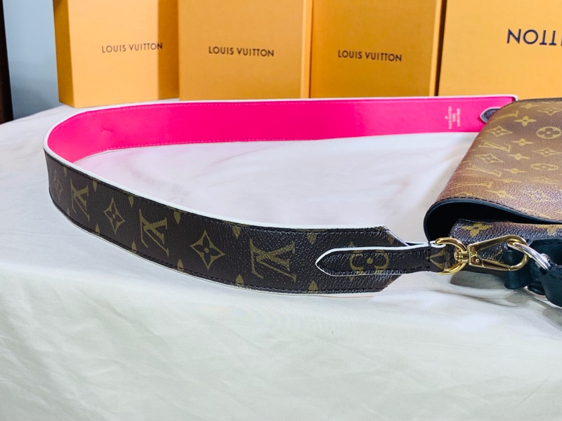 ‼️全台最甜 近新閒置 LV 路易威登 Louis Vuitton 老花桃紅雙面用寬背帶/肩帶-7