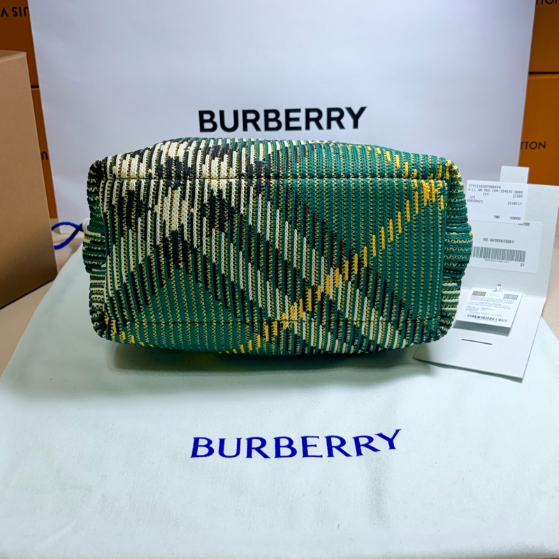 🎁全新盒裝 ‼️全台最甜 Burberry 巴寶莉 2025 新款 綠格紋peg 便當包/ 手提包(原價59000)-4