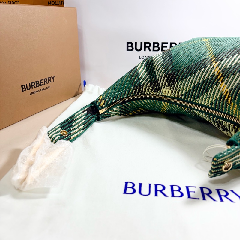 🎁全新盒裝 ‼️全台最甜 Burberry 巴寶莉 2025 新款 綠格紋peg 便當包/ 手提包(原價59000)-7