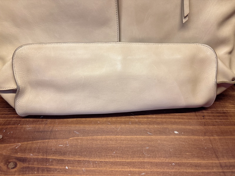 Cole Haan 米色鉚釘手提包-2