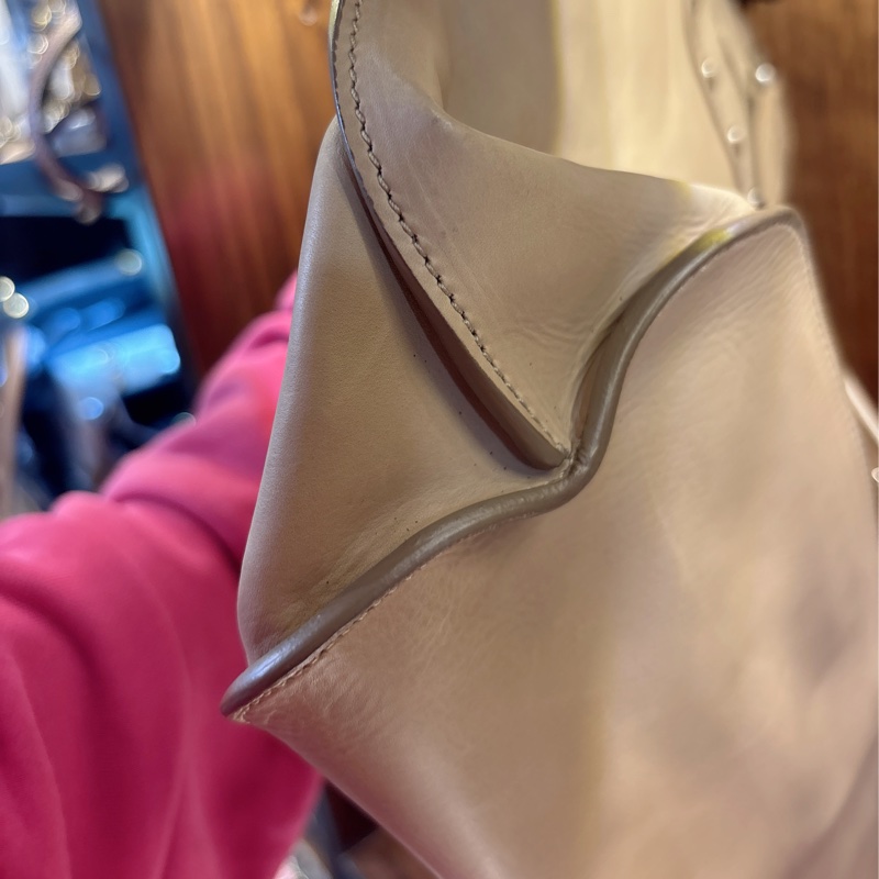 Cole Haan 米色鉚釘手提包-4