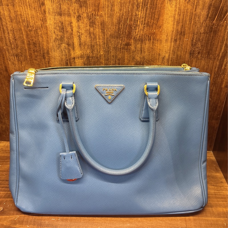 Prada Saffiano 皮革手提包-0