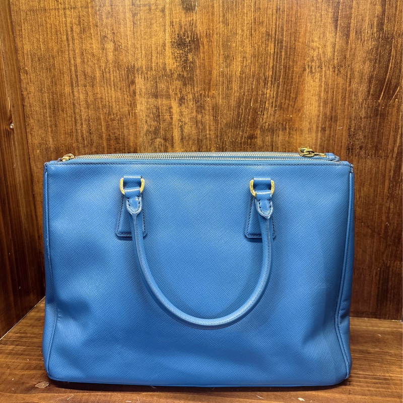 Prada Saffiano 皮革手提包-1