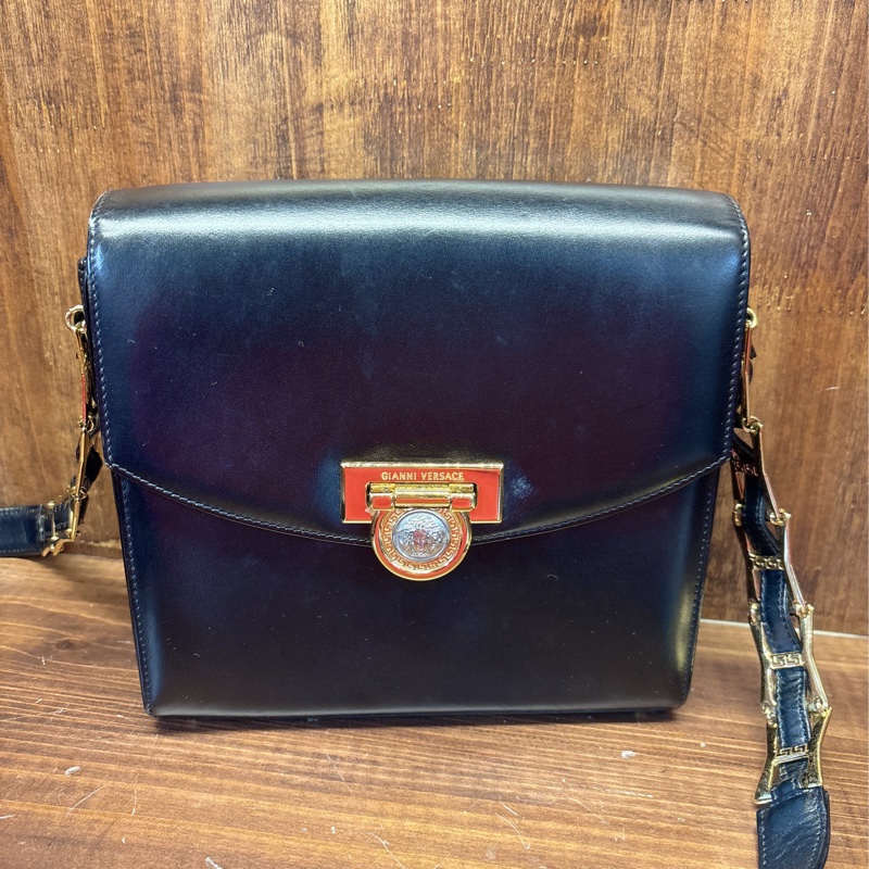 Gianni Versace 黑色斜挎包-0