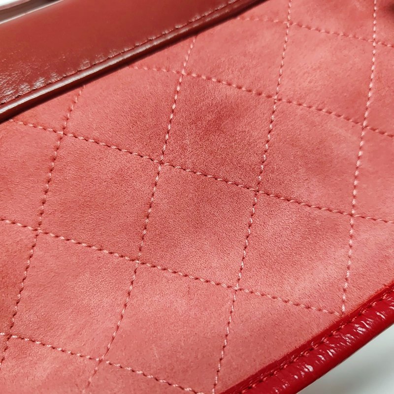 CHANEL GABRIELLE小號粉色絨面革菱格紋流浪包單肩包斜挎包金色銀色釘色五金23開可拆卸肩帶9.8新-8