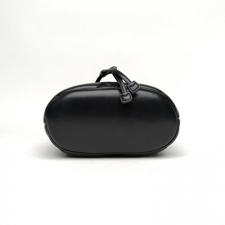 GUCCI GG Marmont抽繩翻蓋雙肩包19黑色羊皮-3