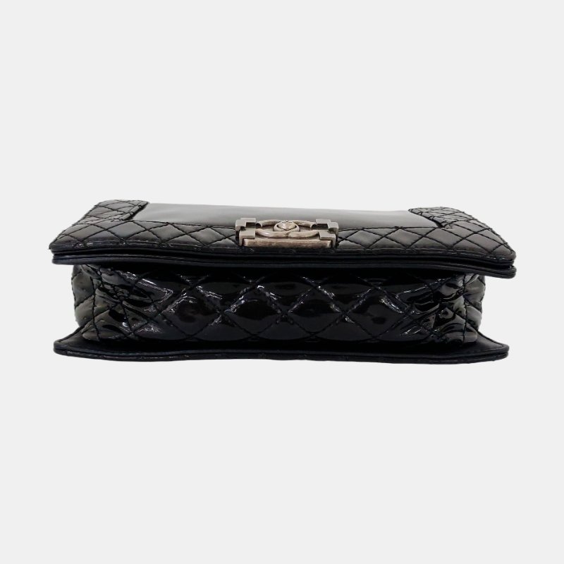 CHANEL BOY CHANEL中號黑色牛漆皮菱格紋絎縫單肩包斜挎包釘色五金18開可拆卸肩帶-5