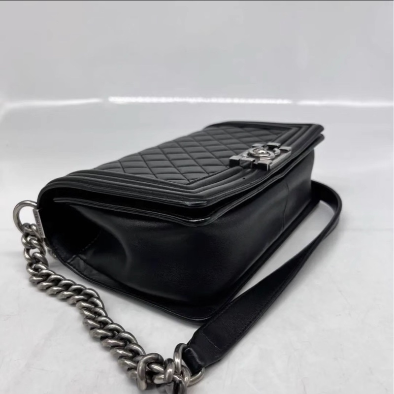 保值王者😍99新🈶購證💯Chanel黑銀Leboy25單肩斜挎鏈條包-13