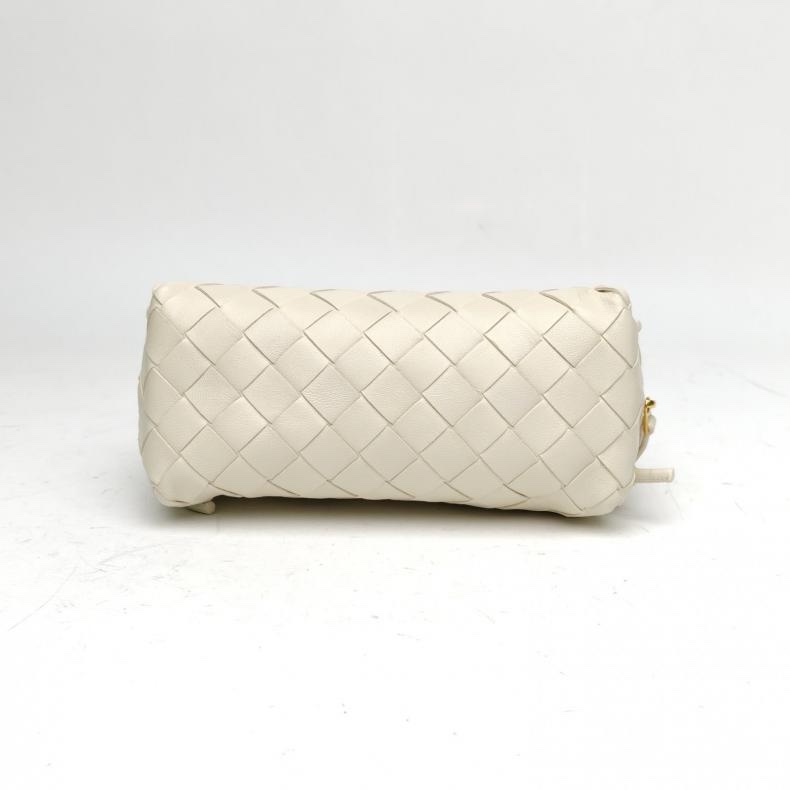 BOTTEGA VENETA 白色羊皮concert編織貝殼斜挎包-3