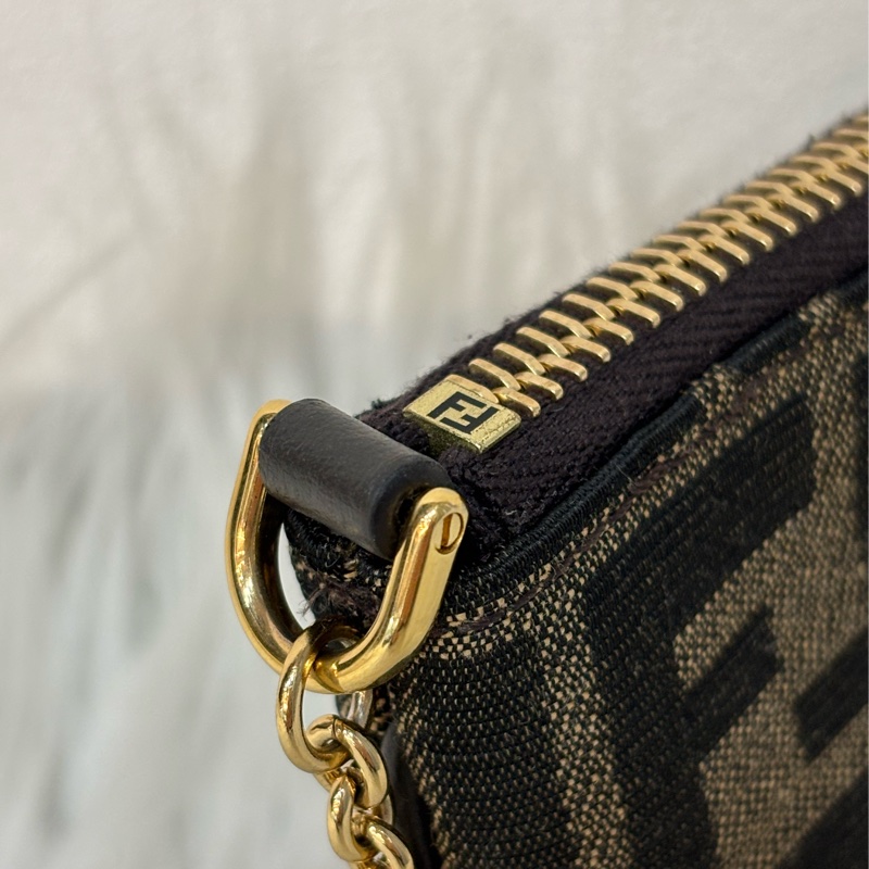 FENDI 8M0535 Baguette FF 緹花老花 金鍊 迷你貝貴提零錢包小廢包口紅包耳機包手拿包手提包-3