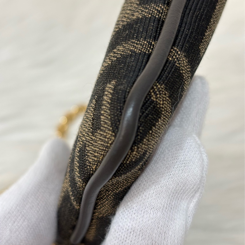 FENDI 8M0535 Baguette FF 緹花老花 金鍊 迷你貝貴提零錢包小廢包口紅包耳機包手拿包手提包-8