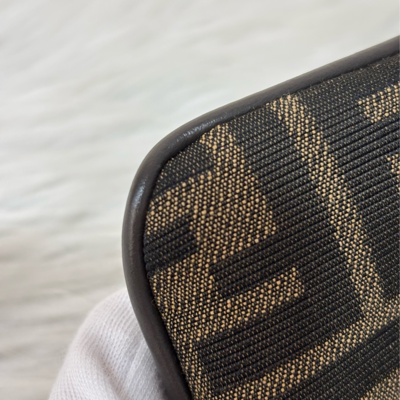 FENDI 8M0535 Baguette FF 緹花老花 金鍊 迷你貝貴提零錢包小廢包口紅包耳機包手拿包手提包-9