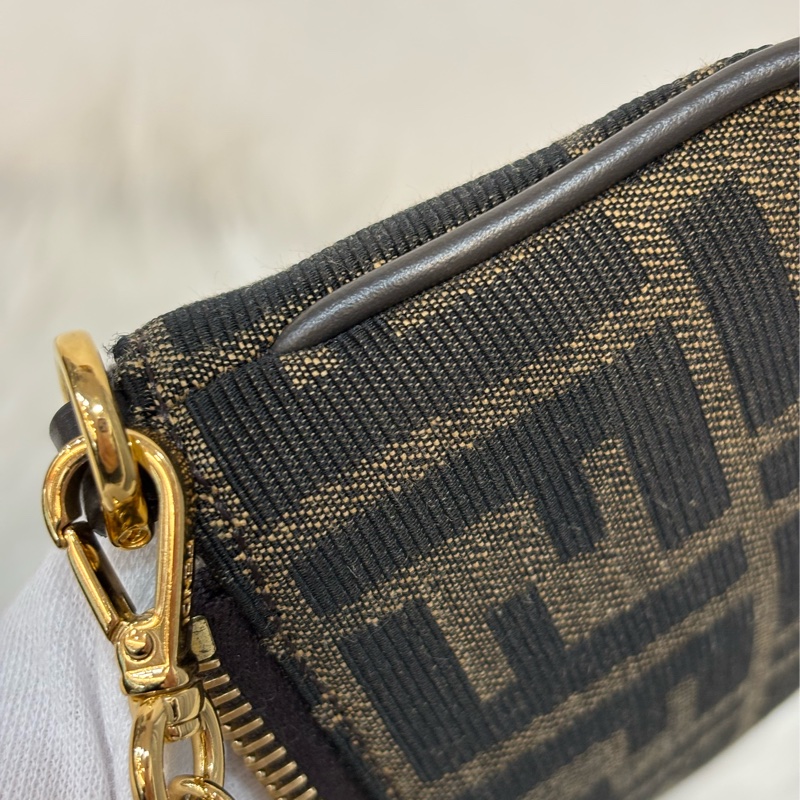 FENDI 8M0535 Baguette FF 緹花老花 金鍊 迷你貝貴提零錢包小廢包口紅包耳機包手拿包手提包-28