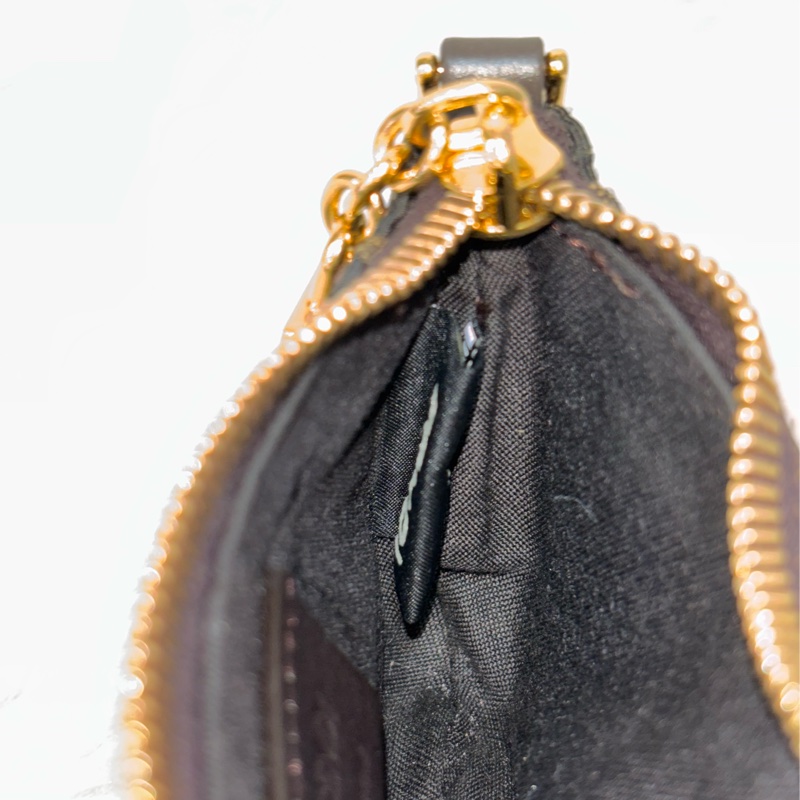 FENDI 8M0535 Baguette FF 緹花老花 金鍊 迷你貝貴提零錢包小廢包口紅包耳機包手拿包手提包-32