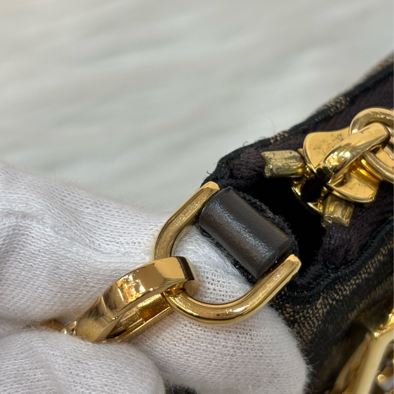 FENDI 8M0535 Baguette FF 緹花老花 金鍊 迷你貝貴提零錢包小廢包口紅包耳機包手拿包手提包-37